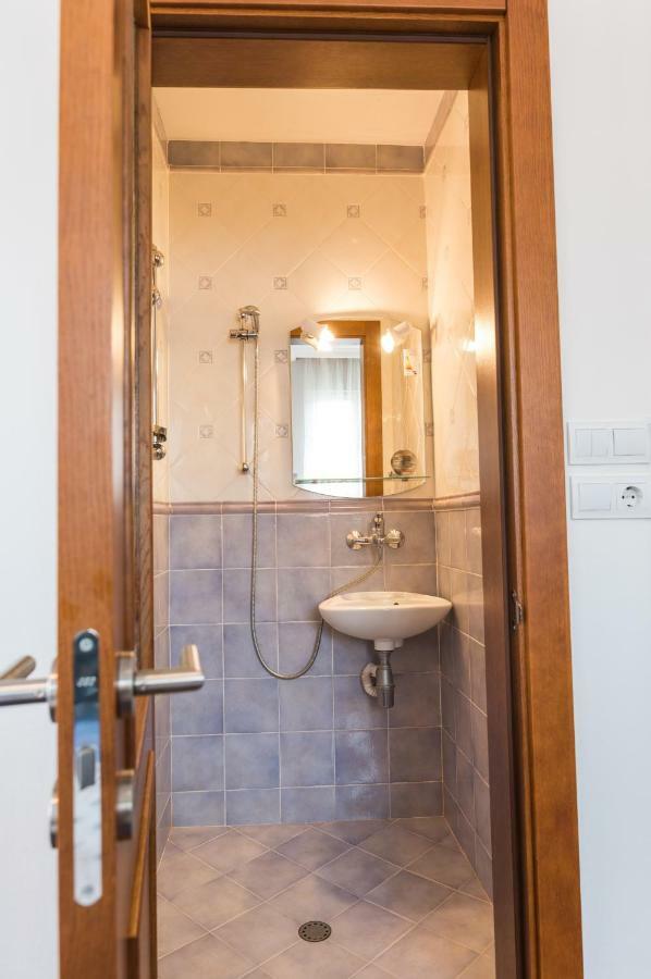 Sofia Lux Rentals-Patriarh Evtimiy Extérieur photo